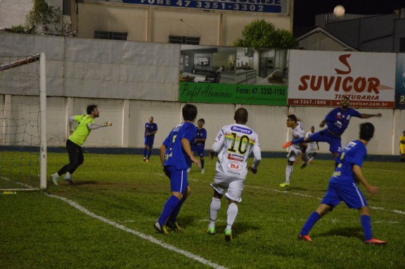 Brusque chega, mas não assusta. (Foto: Lucas Gabriel Cardoso)