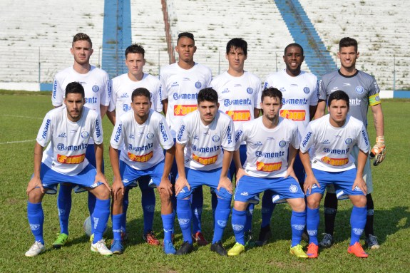 CE Aimoré: Mikhael; Fábio, Elói, Baloy e Tiago Alemão; Juliano, Murilo, Lucas França e Coutinho; Adson e Waguinho. (Foto: Lucas Gabriel Cardoso)