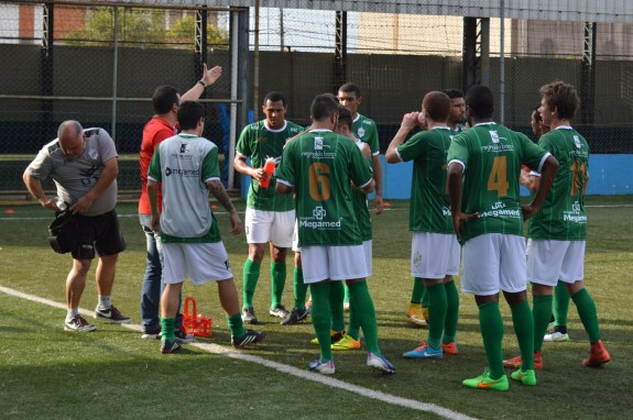 O Farroupilha começou com Samuel; Tuche, Alair, Fuca e Ihur; Ceará, Gabriel Lima, Vinícius e Elias; Maike e Roiter. (Foto: Lucas Gabriel Cardoso)