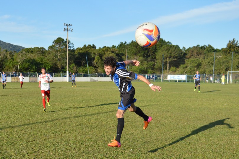 É, quase que essa bola acaba com a brincadeira d'O Cancheiro. (Foto: Lucas Gabriel Cardoso)
