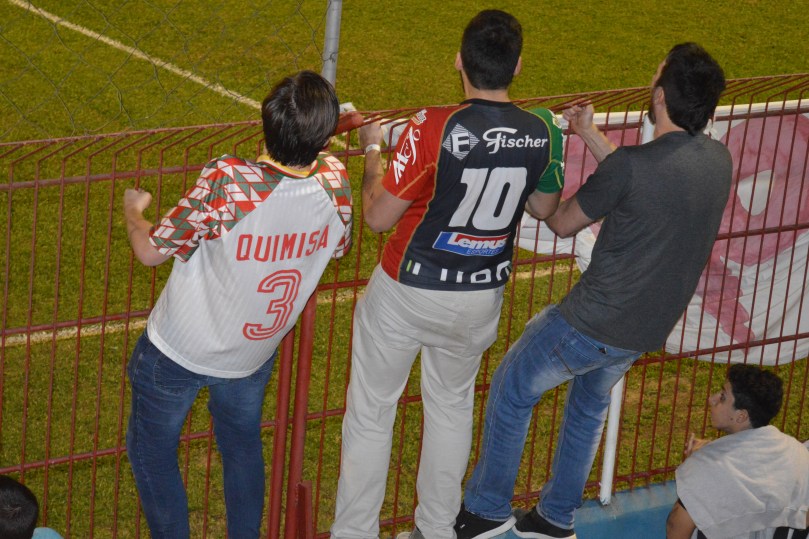 Gol do Eydison sacramentou o acesso. A partir daí foi só festa. (Foto: Lucas Gabriel Cardoso)