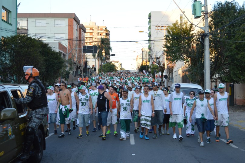 Desde o Jaconi até o Centenário para ver o Juventude jogar. (Foto: Lucas Gabriel Cardoso)