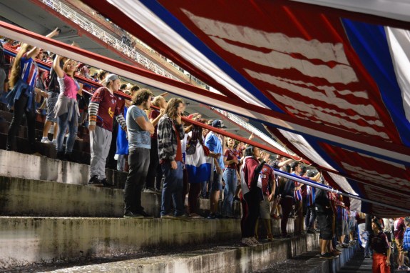 Torcida do Caxias fez uma baita festa dentro do estádio. (Foto: Lucas Gabriel Cardoso)