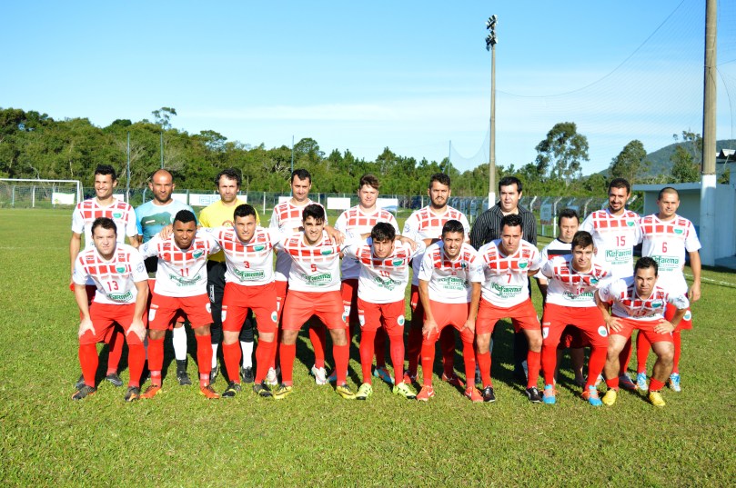 VT Canto entrou em campo com Jailson; Thiago, Secco, Fabinho e Lon; Fralda, Tchê, Marquinho e Lipe; Jonas e Tita. (Foto: Lucas Gabriel Cardoso)
