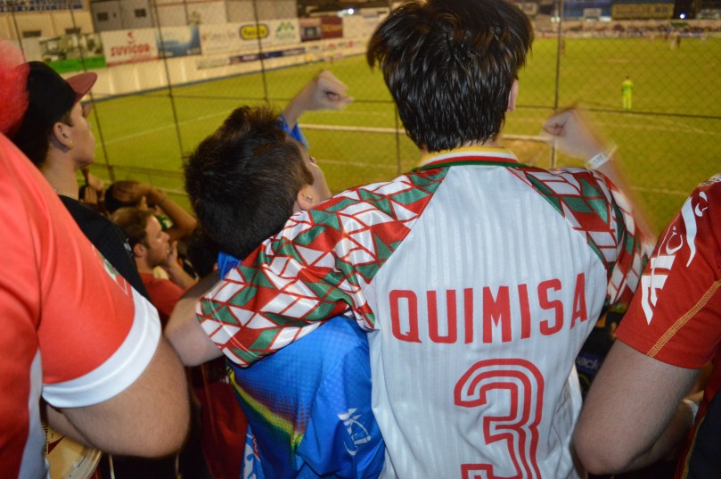 Gol do João Neto levou a torcida a um misto de loucura e alívio. (Foto: Lucas Gabriel Cardoso)