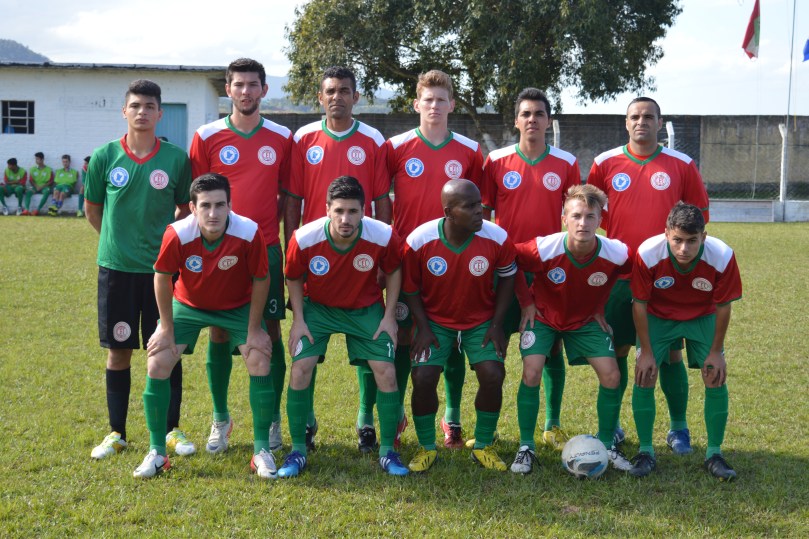 O Curitibanos/Paulo Lopes foi escalado com Daniel, Alessandro, Coronel, Anderson e Andinho; Embú, Vitinho, Pinto e Cezinha; Rafinha e Argentino. (Foto: Lucas Gabriel Cardoso)
