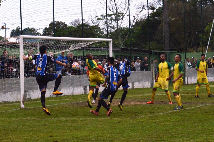 No segundo tempo só deu Grêmio. (Foto: Lucas Gabriel Cardoso)