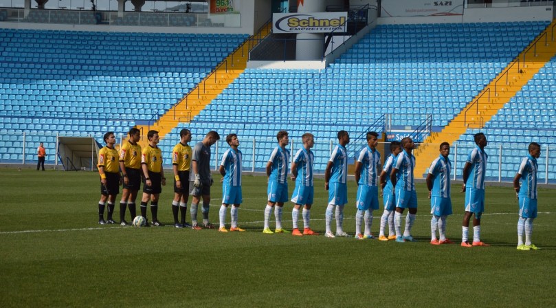 A execução dos hinos contou apenas com a equipe do Avaí, que entrou em campo com: Matheus Gutz; Roberth, Lucas, Marcelo e Lucas Lovat; Matheus, Vinícius, Rafinha e Caio; Raphinha e Devid