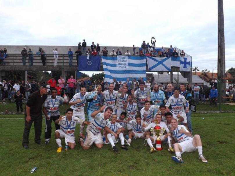 Elenco campeão da Interligas do Vale do Itajaí. (Foto: Facebook/Clube Atlético Itoupava)