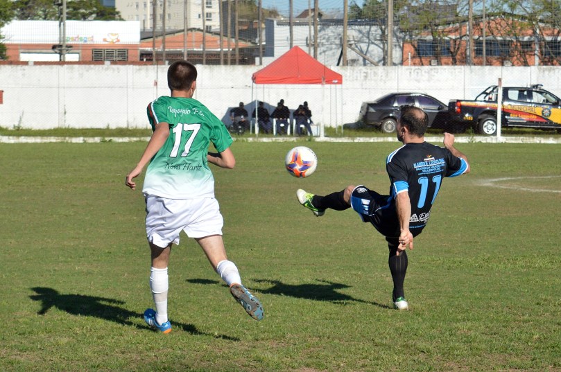 Wagner cavou a expulsão de Jardel, após tirá-lo para bailar de cola atada. (Foto: Lucas Gabriel Cardoso)