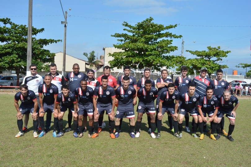 O time do Aririú da Formiga começou com: Bruno; Fábio, Valter, Osnildo e Wellington; Renato, Leco, Carlos Roberto e Vini; Nathan e Nandica. (Foto: Lucas Gabriel Cardoso)