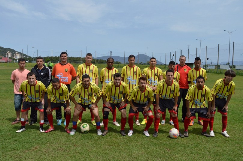 O Arsenal começou com Mael; João Victor, Wyllian, Anderson e Deni; Geovane, Cristiano, Guilherme Brasil e Thiago; Giovani e Ciro. (Foto: Lucas Gabriel Cardoso)