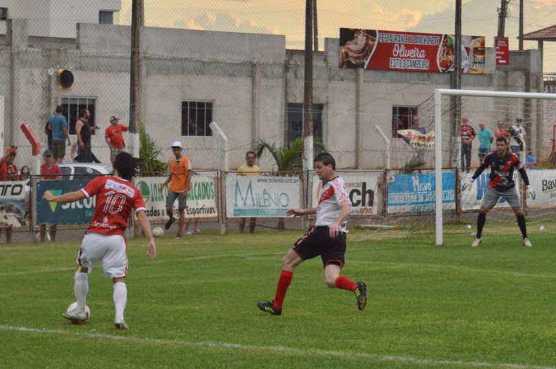 Neto, destaque no futsal da região de Joinville, foi um dos melhores do América. (Foto: Lucas Gabriel Cardoso)