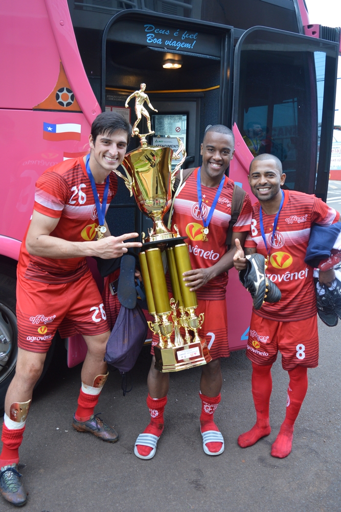 As doze horas de viagem ganharam uma interessante acompanhante. (Foto: Lucas Gabriel Cardoso)