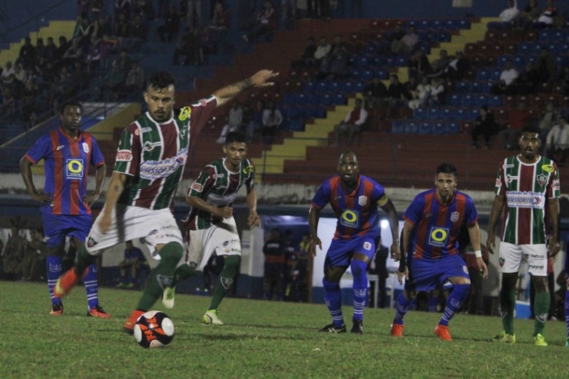 Marcilio Dias x Fluminense47