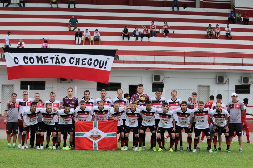 Cometa x Metropolitano06