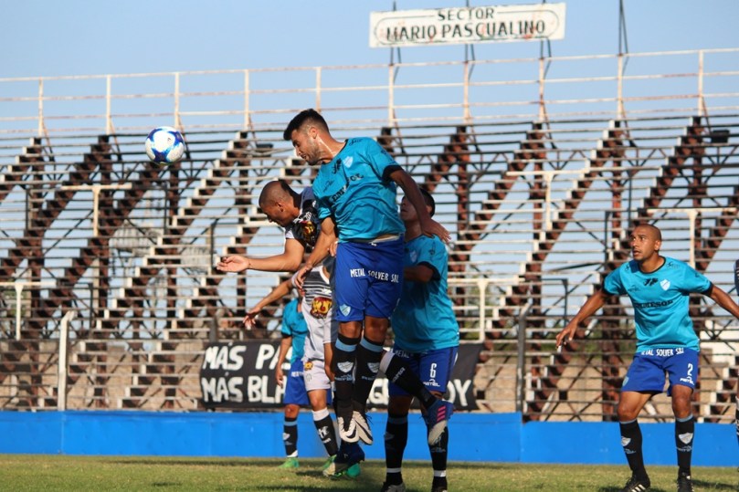 El Porvenir x Argentino004