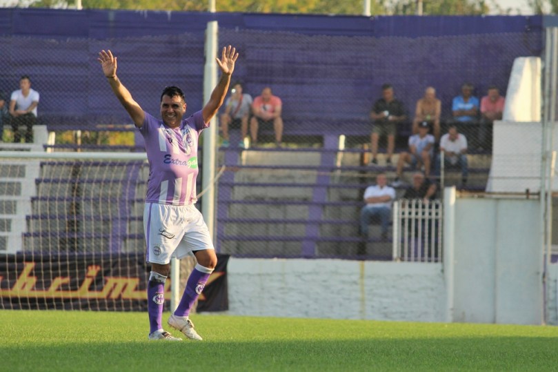 Sacachispas x Tristan Suarez103