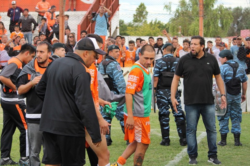 Berazategui x Defensores Unidos24