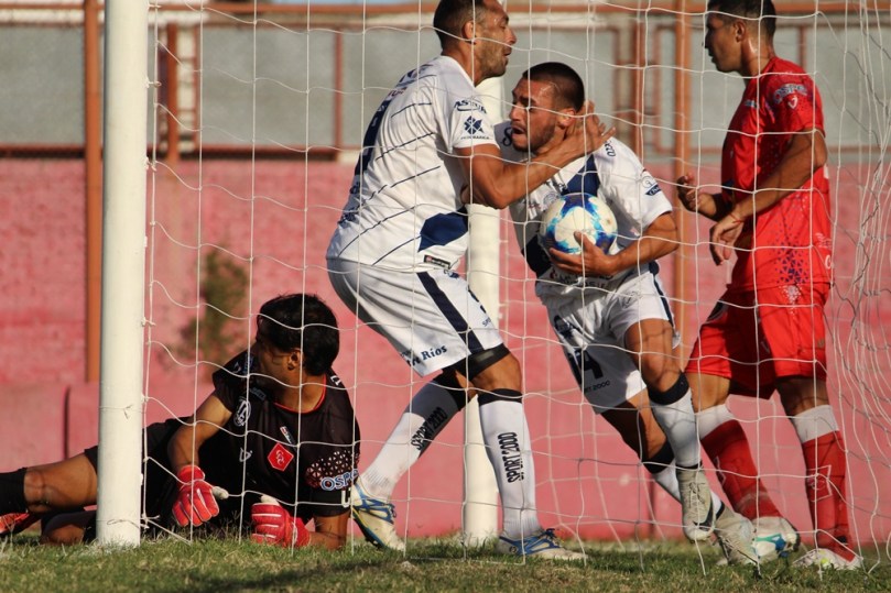 Defensores de Cambaceres x Deportivo Merlo05